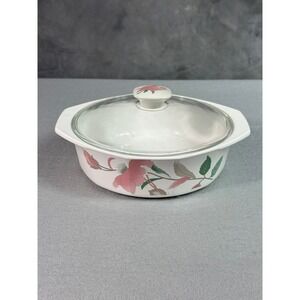 Mikasa Continental Silk Flowers 8 1/2" x 2 1/2" Glass Covered Casserole Dish
